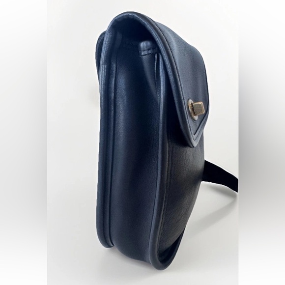 Vintage Coach Classic Black Leather Small Side Pack Turn Lock 9978 - Picture 4 of 15